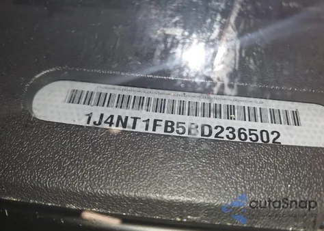 2011 Jeep Compass z USA, uszkodzony, nr VIN 1J4NT1FB5BD236502